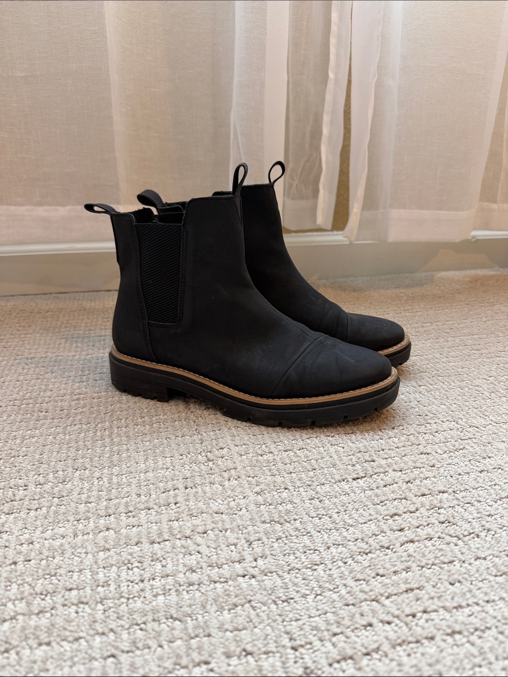 Women's Toms Black Suede Chelsea Boot